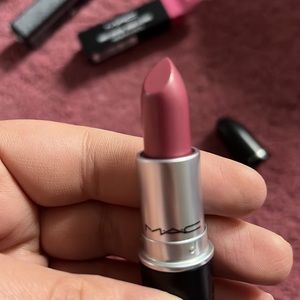 Mac frost lipstick in crème de la femme new in box